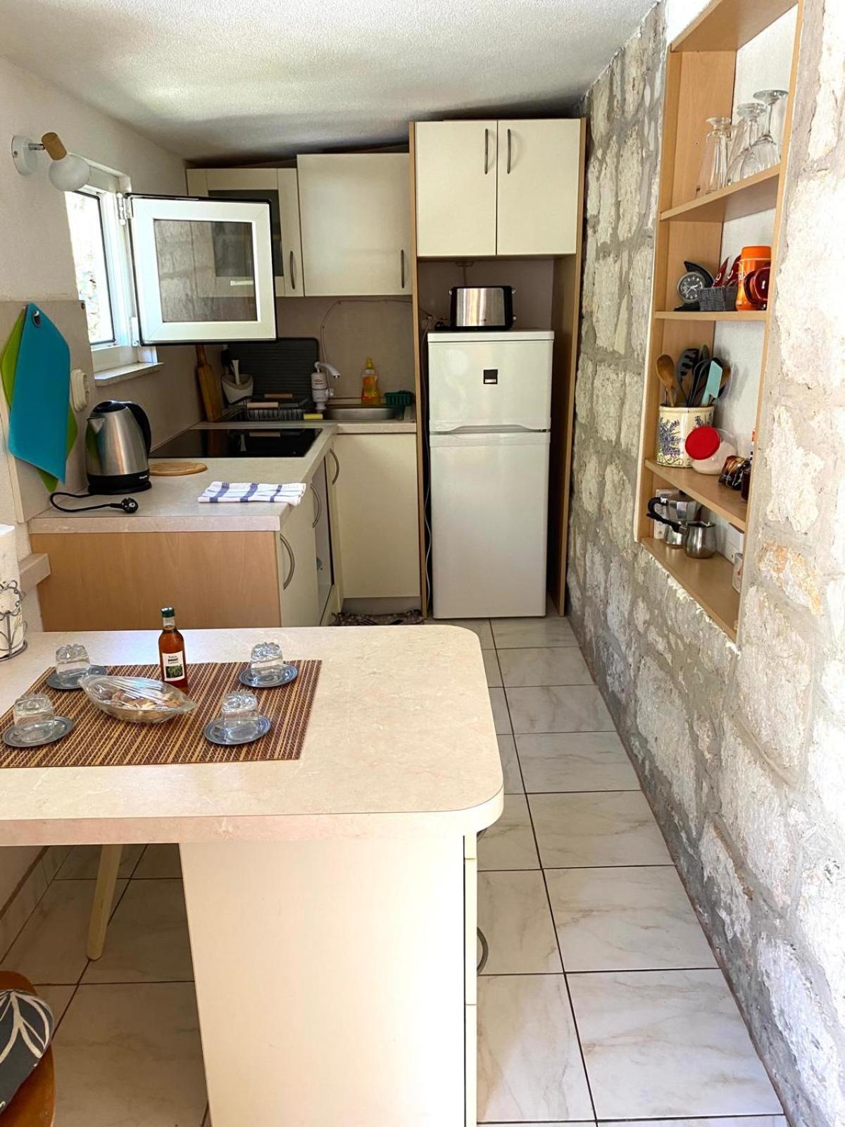 Apartment Cacini Dvori Lastovo Eksteriør billede
